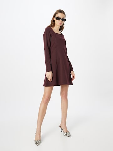 Rochie de la Dorothy Perkins pe mov