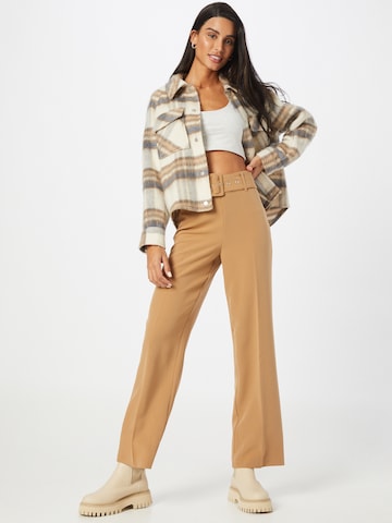 VILA Loose fit Pleated Pants 'Bloa' in Brown