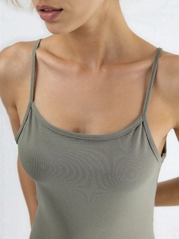 Hiccup Dress in Green