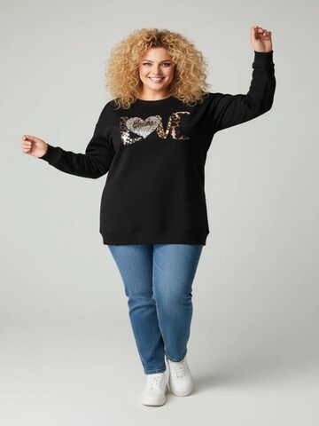 Shape Of You Sweatshirt in Black