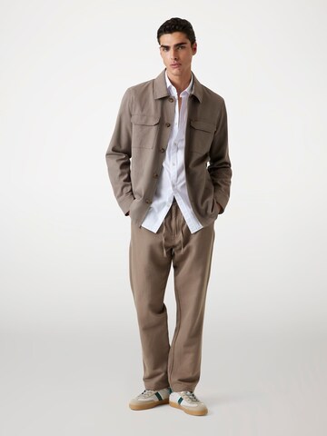 GUESS Jacke in Braun