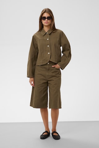 SOAKED IN LUXURY - Loosefit Calças 'Sanaga' em castanho