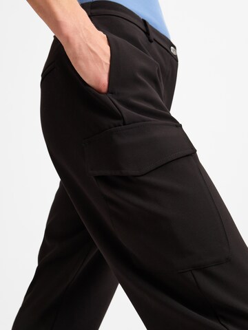 MAC Tapered Cargohose ' Rahel ' in Schwarz