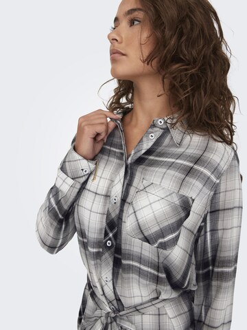 Robe ONLY en gris