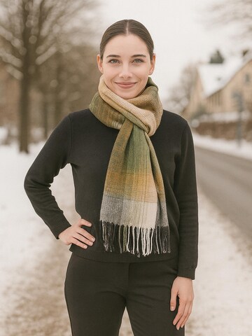 COLLEZIONE ALESSANDRO Scarf 'Manchester' in Green: front