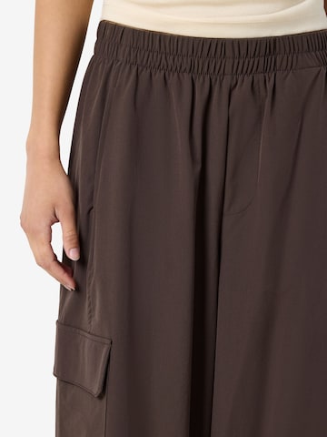Noisy may - Barrel Pantalón cargo 'NMKirby' en marrón