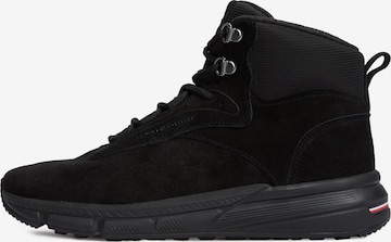 juoda TOMMY HILFIGER „Chukka“ batai: priekis