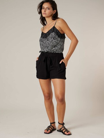 Regular Pantalon 'Merida' Deeluxe en noir