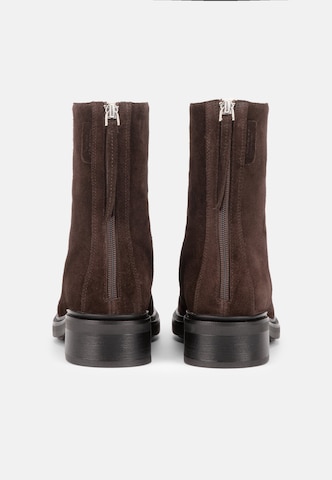 VAGABOND SHOEMAKERS Μποτάκι 'KARLIE' σε καφέ