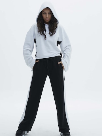 SCR.Sweater majica 'NISHA' - bijela boja: prednji dio