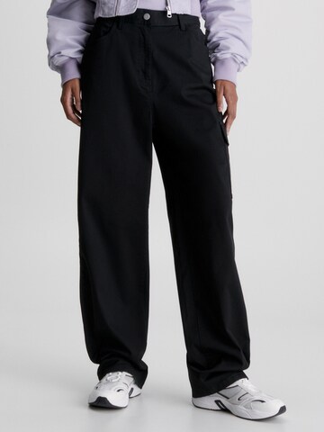 Loosefit Pantalon cargo Calvin Klein Jeans en noir : devant