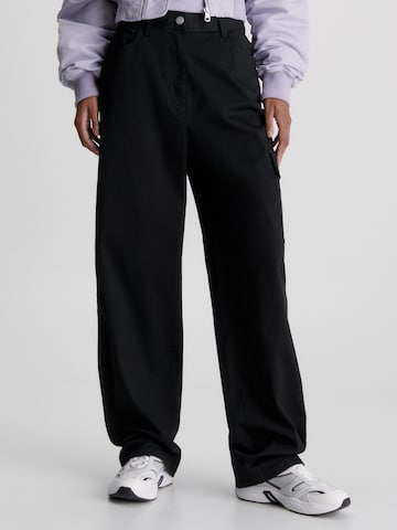 Loosefit Pantaloni cu buzunare de la Calvin Klein Jeans pe negru: față