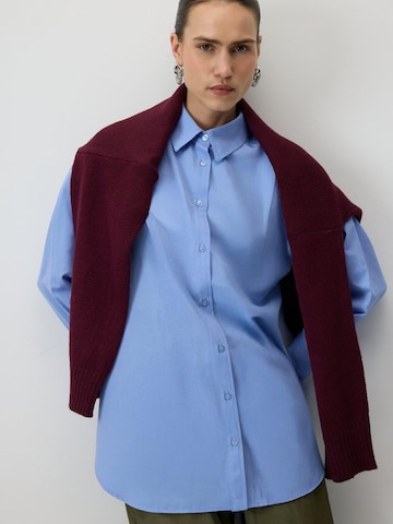 Touché Privé - Camiseta 'Oversized Poplin Shirt' en azul