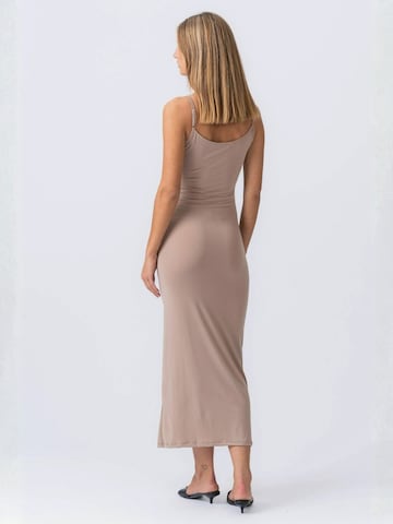 Robe ' Anaya ' TEESHOPPEN en beige