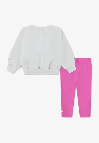 Nike Sportswear - Conjunto en rosa