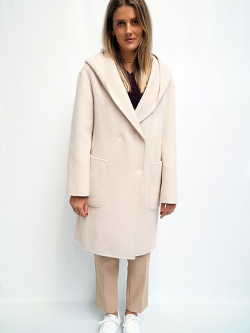 Funk since 1776 Between-Seasons Coat in Beige: front