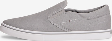 Slip on TOMMY HILFIGER en gris : devant