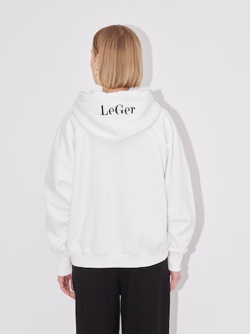 Sweat-shirt 'Hayley' LeGer by Lena Gercke en blanc