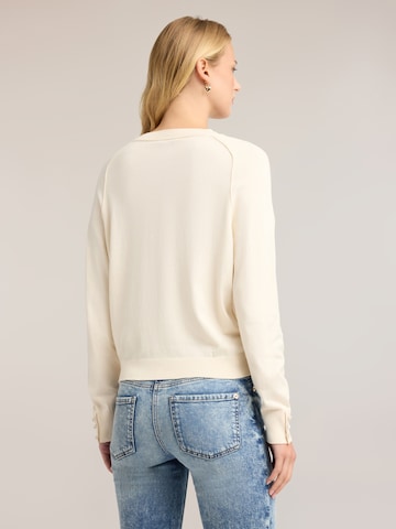 Pull-over MOTIVI en blanc