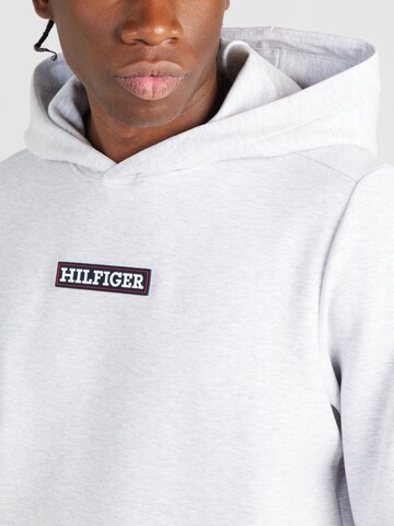 TOMMY HILFIGER Sweatshirt in Grau