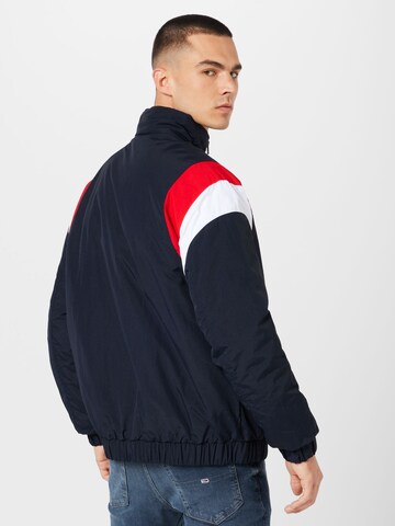 Tommy Jeans Välikausitakki värissä sininen