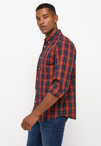 MUSTANG Comfort fit Button Up Shirt in Red