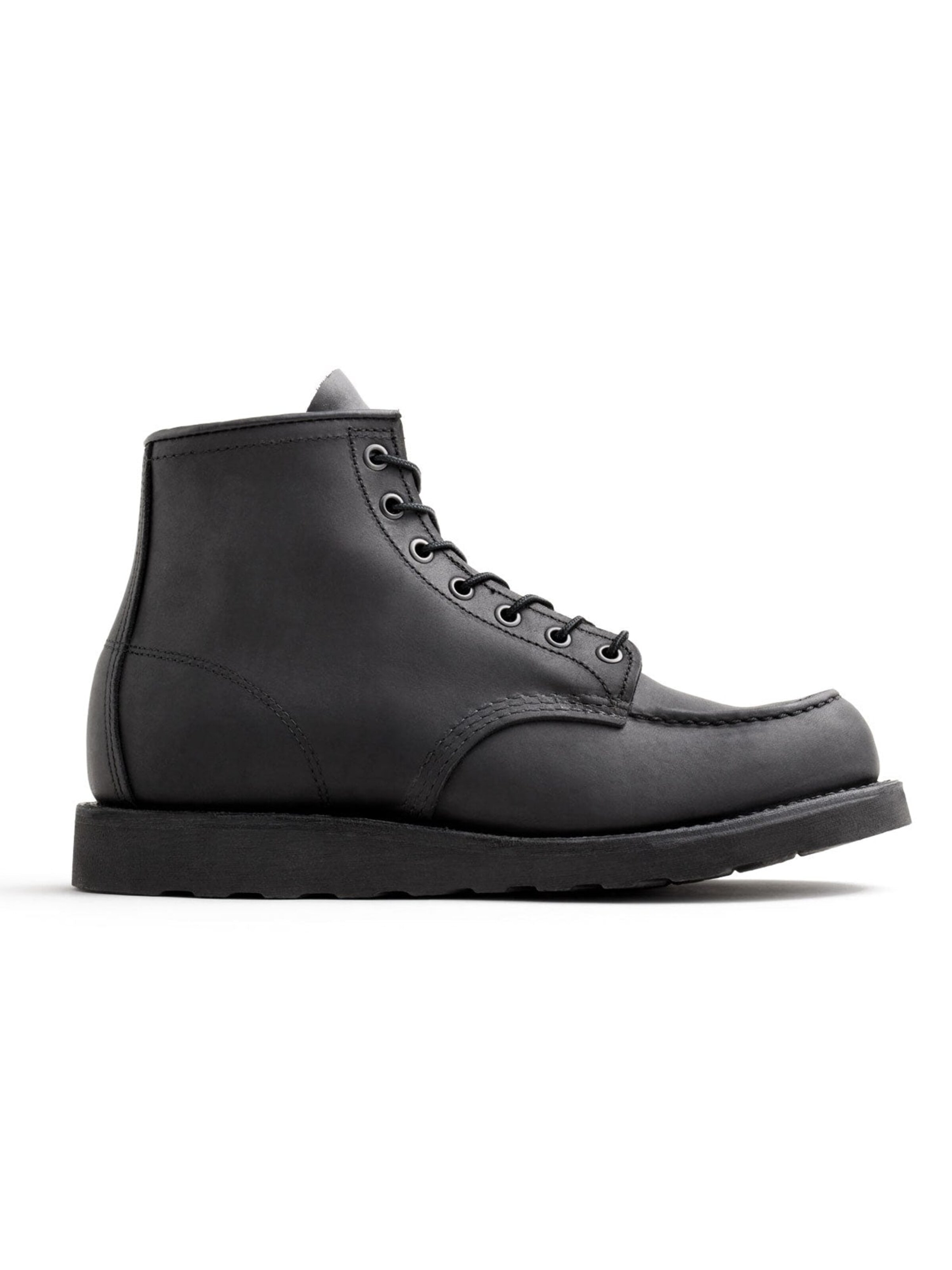RED WING SHOES Lace-up boot '8074 Classic Moc Black' in Black: front