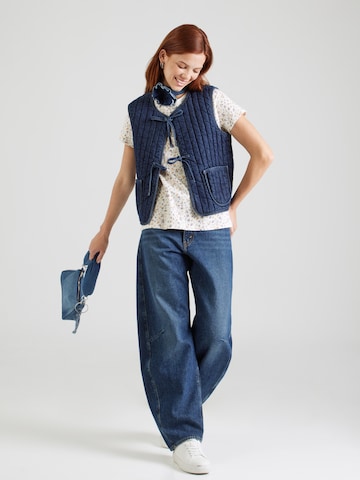 LEVI'S ® Μπλουζάκι 'PERFECT' σε λευκό