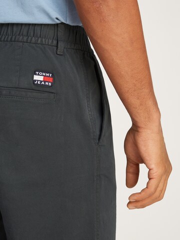 Effilé Pantalon à pince 'Isaac' Tommy Jeans en gris