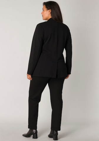 BASE LEVEL CURVY Blazer in Schwarz