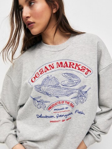 Pull&Bear Sweatshirt i grå