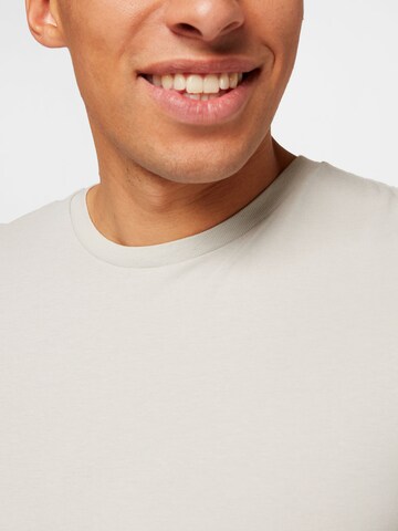 Cotton On T- Shirt in Grau