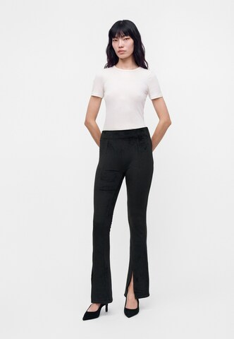 Flared Pantaloni 'Nucutey_B' di HUGO in nero