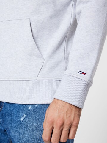 Tommy Jeans Sweatshirt 'Essential' in Grey