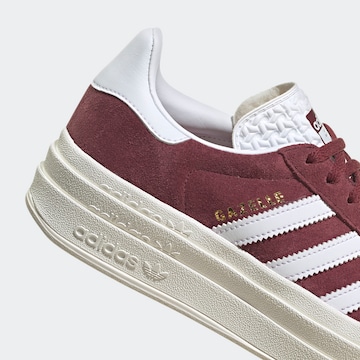 ADIDAS ORIGINALS Låg sneaker 'Gazelle Bold' i röd