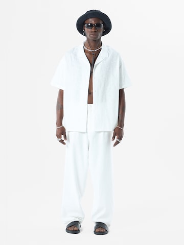 VAMOS CLO Comfort fit Button Up Shirt 'Amaranth' in White