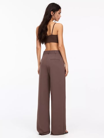 Wide Leg Pantalon à pince Pull&Bear en marron