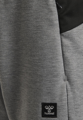Regular Pantalon de sport 'Tropper' Hummel en gris