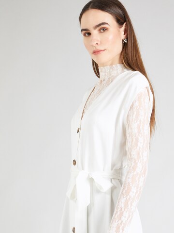 b.young - Vestido camisero 'ILINI' en blanco