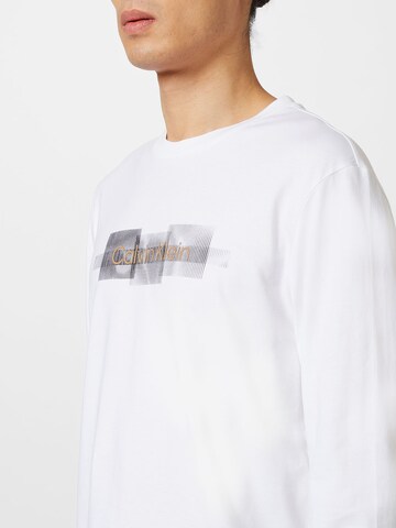 Calvin Klein - Camisa em branco