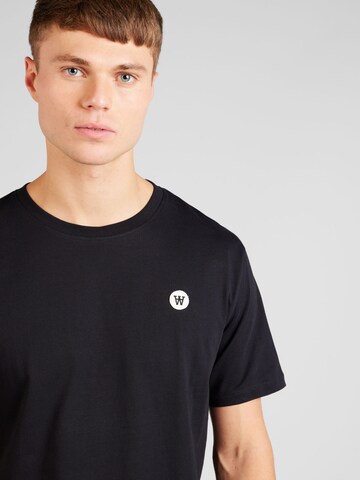 WOOD WOOD T-shirt 'Ace' i svart