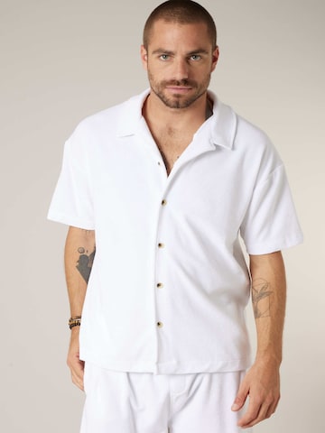 Coupe regular Chemise 'Creekson' Deeluxe en blanc