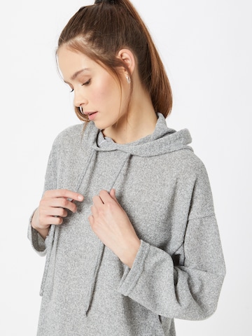 Parisienne et Alors Sweatshirt 'ERABLES' in Grau