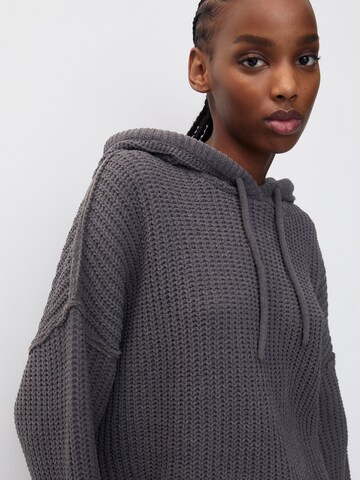 Pull&Bear Sweater in Grey