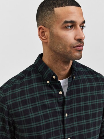 SELECTED HOMME Slim fit Button Up Shirt in Green