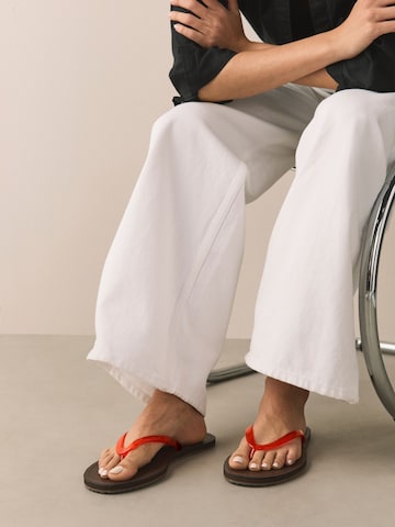 Next - Sandalias de dedo en rojo