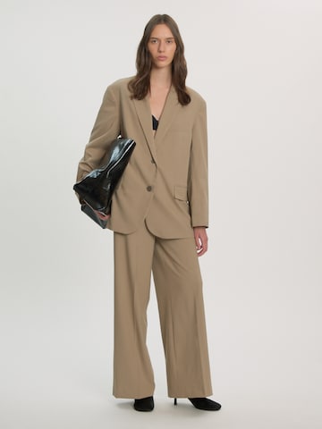 EDITED Blazer 'Arwen' in Beige