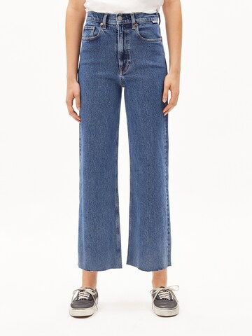 Loosefit Jean ARMEDANGELS en bleu : devant