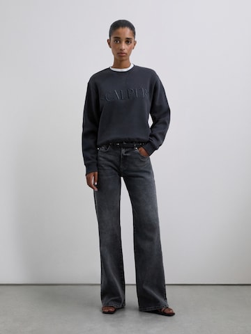 Sweat-shirt Scalpers en gris : devant