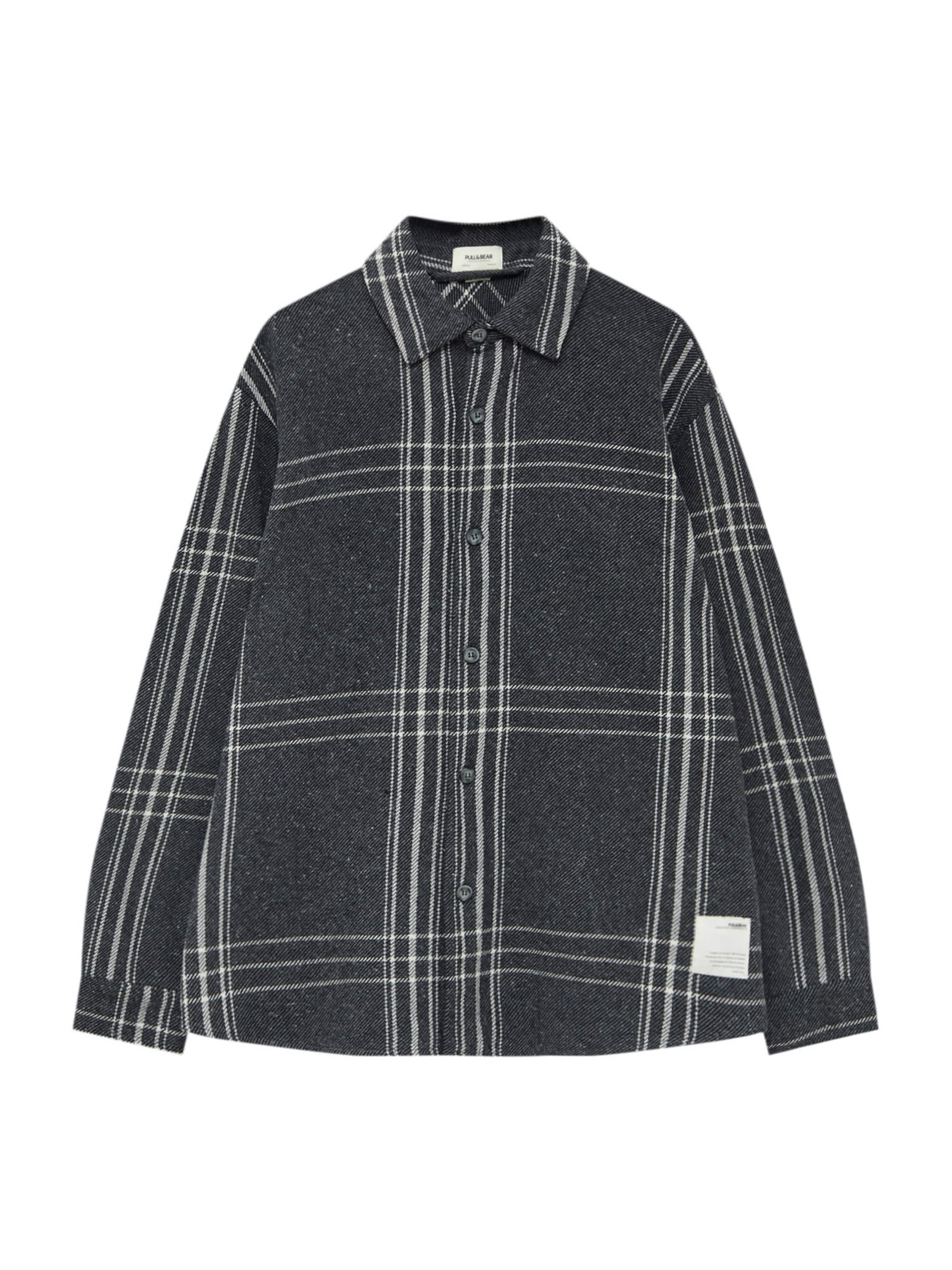 Pull&Bear Comfort Fit Skjorte i sort: forside